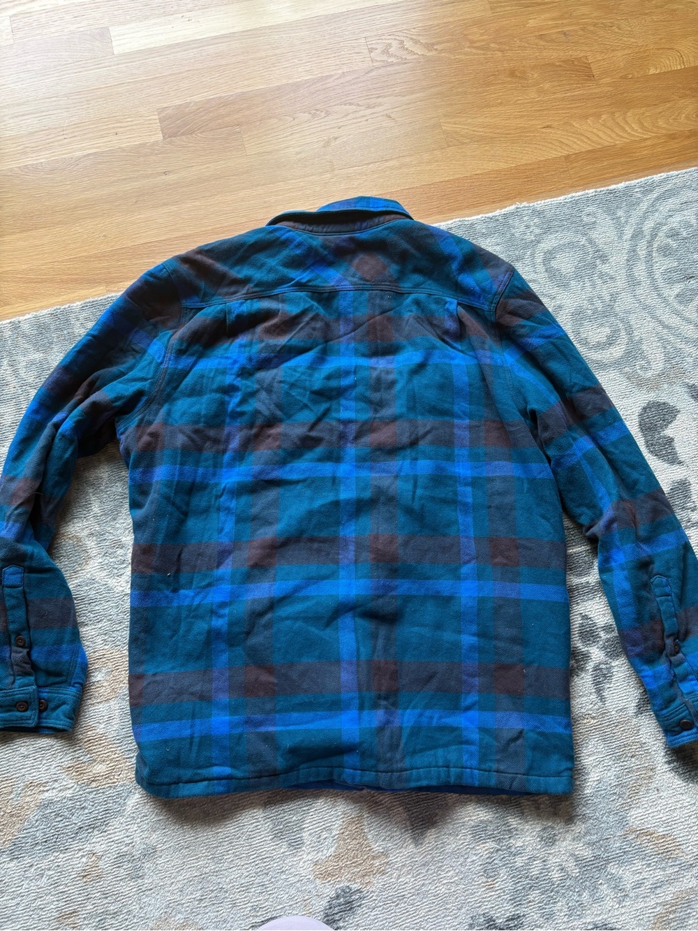 Patagonia Teal and Black Plaid Lightweight Shirt Jacket - Picture 8 of 9